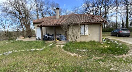 Single-storey house measuring 124m², flat land on the Causse plateau.