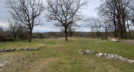 Single-storey house measuring 124m², flat land on the Causse plateau.