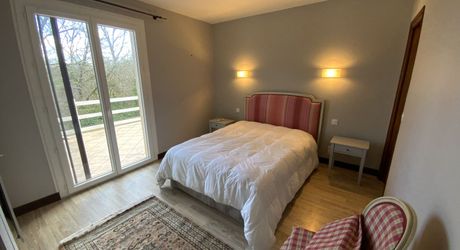 A vendre, secteur Gramat, maison 3 chambres, garage.