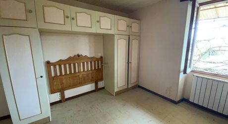 Secteur Livernon – Maison 4 chambres, dépendance et terrain arboré.