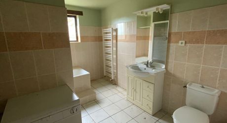 Secteur Livernon – Maison 4 chambres, dépendance et terrain arboré.