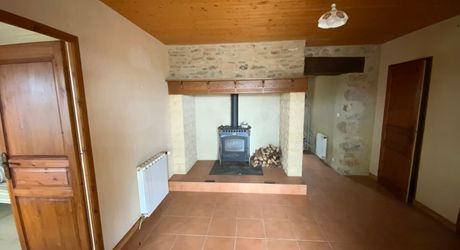 Secteur Livernon – Maison 4 chambres, dépendance et terrain arboré.