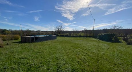 In the Livernon area, in a peaceful setting, a charming period house with outbuildings and a swimming pool.