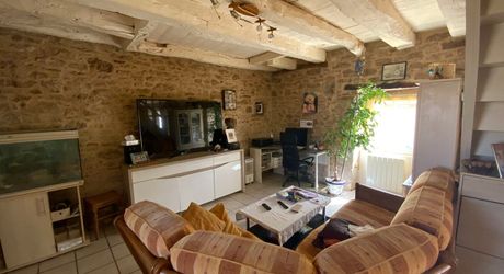 In the Livernon area, in a peaceful setting, a charming period house with outbuildings and a swimming pool.