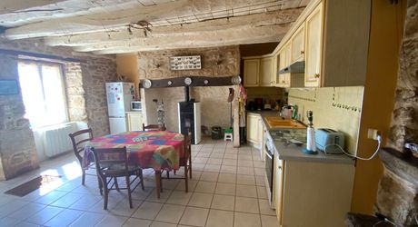 In the Livernon area, in a peaceful setting, a charming period house with outbuildings and a swimming pool.