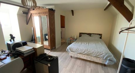 Proche toutes commodités, maison familiale et chaleureuse , 4 chambres – Quartier paisible et résidentiel.