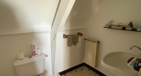 Proche toutes commodités, maison familiale et chaleureuse , 4 chambres – Quartier paisible et résidentiel.