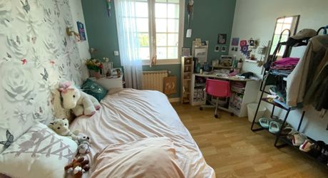 Proche toutes commodités, maison familiale et chaleureuse , 4 chambres – Quartier paisible et résidentiel.