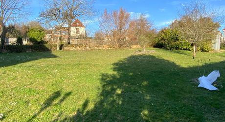 Proche toutes commodités, maison familiale et chaleureuse , 4 chambres – Quartier paisible et résidentiel.