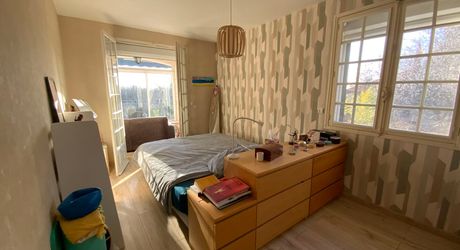 Proche toutes commodités, maison familiale et chaleureuse , 4 chambres – Quartier paisible et résidentiel.