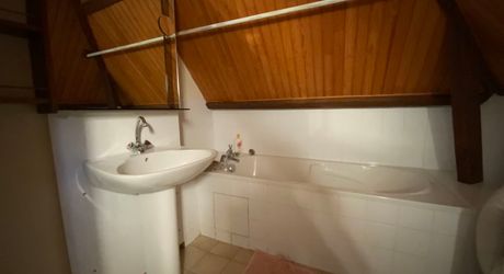 Proche toutes commodités, maison familiale et chaleureuse , 4 chambres – Quartier paisible et résidentiel.