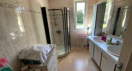  A vendre, maison T5 avec parc, garage et atelier à 5 min du centre ville de Gramat