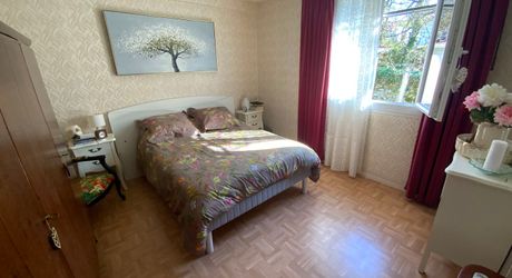  A vendre, maison T5 avec parc, garage et atelier à 5 min du centre ville de Gramat