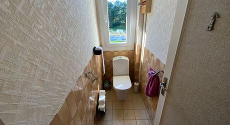  A vendre, maison T5 avec parc, garage et atelier à 5 min du centre ville de Gramat