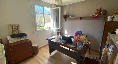  A vendre, maison T5 avec parc, garage et atelier à 5 min du centre ville de Gramat