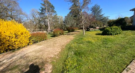  A vendre, maison T5 avec parc, garage et atelier à 5 min du centre ville de Gramat