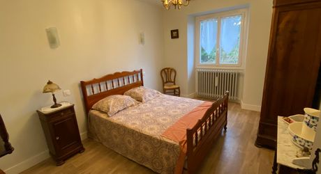 House of character T5 with potential for additional development large fenced and wooded land