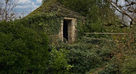 House of character T5 with potential for additional development large fenced and wooded land