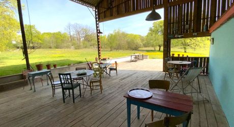 For sale, sector Coeur de Causse, real estate nestled in lush greenery, ideal for family project or potential tourist accommodation.