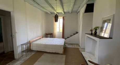 For sale, sector Coeur de Causse, real estate nestled in lush greenery, ideal for family project or potential tourist accommodation.