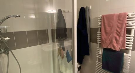 Secteur Bretenoux, maison de village entièrement restaurée avec cour et balcon