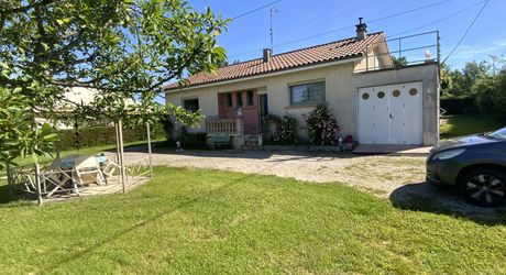 Secteur Gramat  Maison de plain-pied, 3 chambres, 1352 m2 de terrain, Piscine 