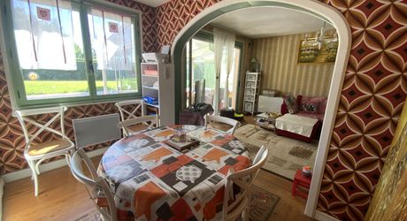 Secteur Gramat  Maison de plain-pied, 3 chambres, 1352 m2 de terrain, Piscine 