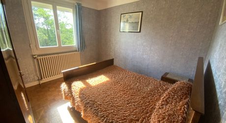 A vendre secteur Gramat maison individuelle proche de toutes les commodités, Jardin, 3 chambres, garage 