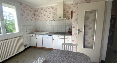 A vendre secteur Gramat maison individuelle proche de toutes les commodités, Jardin, 3 chambres, garage 