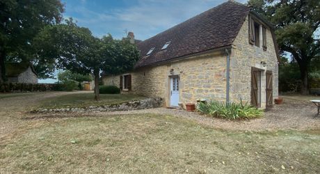 Secteur Gramat, entre pierre et nature, domaine du XVIIIᵉ siècle sur 7 hectares avec grange et piscine.