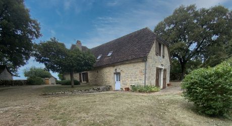 Secteur Gramat, entre pierre et nature, domaine du XVIIIᵉ siècle sur 7 hectares avec grange et piscine.
