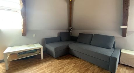 Gramat centre – Maison en pierre de caractère avec agréable cour, commerces à pied.