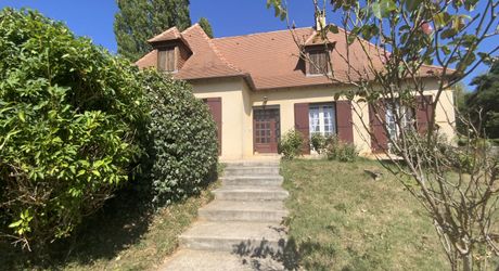 Gramat area, beautiful traditional house with great potential.
