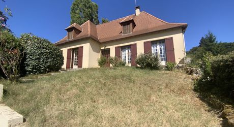 Gramat area, beautiful traditional house with great potential.