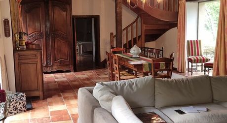 Gramat sector – Authentic Quercy longère in a preserved environment.