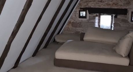 Gramat sector – Authentic Quercy longère in a preserved environment.