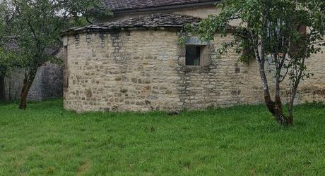 Gramat sector – Authentic Quercy longère in a preserved environment.