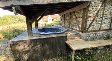 Gramat sector – Authentic Quercy longère in a preserved environment.
