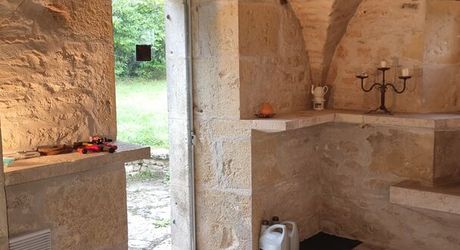 Gramat sector – Authentic Quercy longère in a preserved environment.