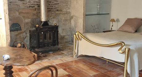 Gramat sector – Authentic Quercy longère in a preserved environment.