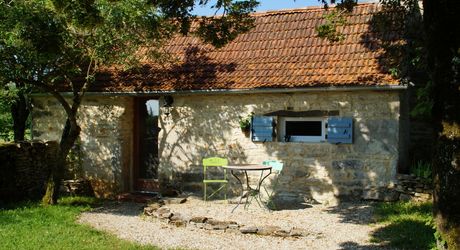 Secteur Gramat, maison de caractère du XIXe siècle avec piscine, dépendances et grange réhabilitable.