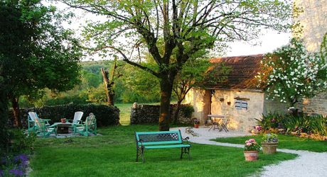 Secteur Gramat, maison de caractère du XIXe siècle avec piscine, dépendances et grange réhabilitable.