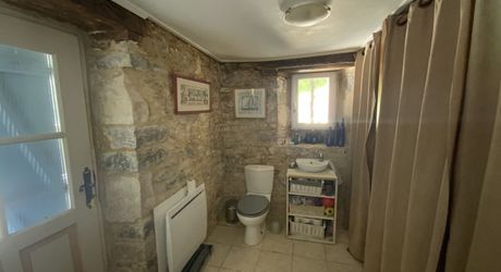 Secteur Gramat, maison de caractère du XIXe siècle avec piscine, dépendances et grange réhabilitable.
