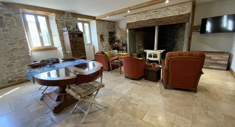 Gramat, propriété de caractère XVIIIe + dépendances. Jardin 720 M²