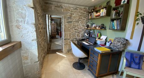 Gramat, propriété de caractère XVIIIe + dépendances. Jardin 720 M²
