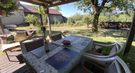 Gramat, propriété de caractère XVIIIe + dépendances. Jardin 720 M²