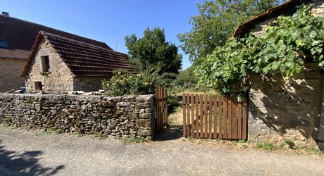 Gramat, propriété de caractère XVIIIe + dépendances. Jardin 720 M²