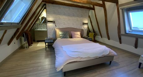 Gramat, propriété de caractère XVIIIe + dépendances. Jardin 720 M²