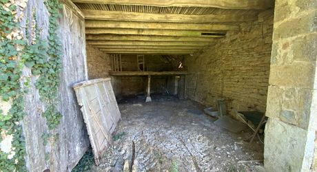  Secteur Gramat – Deux belles granges en pierre à réhabiliter, dans un environnement de charme