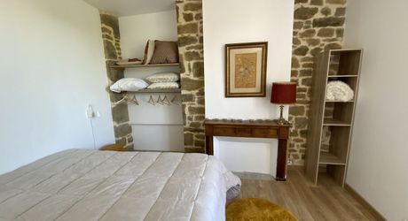 Maison de Maitre à louer, 5 chambres, dépendances secteur Gramat